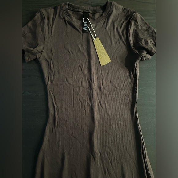 SKIMS Long Slip Ribbed Dress - Picture 3 of 5